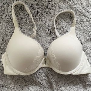 COPY - 32B Body by Victoria padded perfect coverage